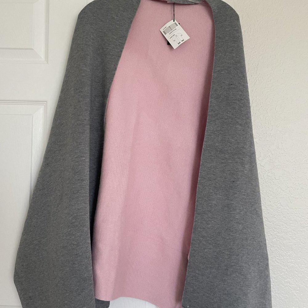Crosstree Lane womens poncho/sweater one size pink/grey NWT